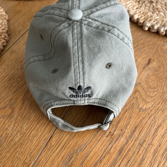 ADIDAS originals relaxed strap-back hat - Picture 2 of 4